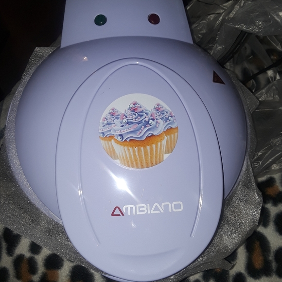 Ambiano Mini Cupcake Maker! - Picture 1 of 4